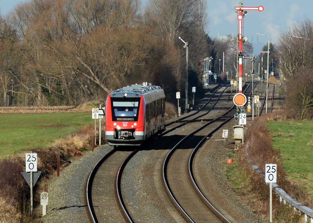 620 005 RE22 von Köln nach Trier bei Derkum - 05.01.2015