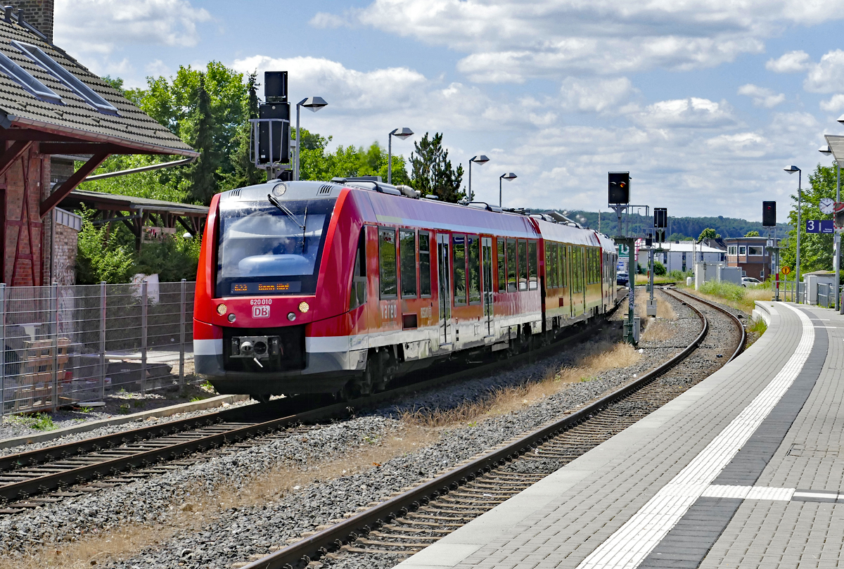 620 010, S 23 nach Bonn, Ausfahrt Bf Rheinbach - 20.06.2018