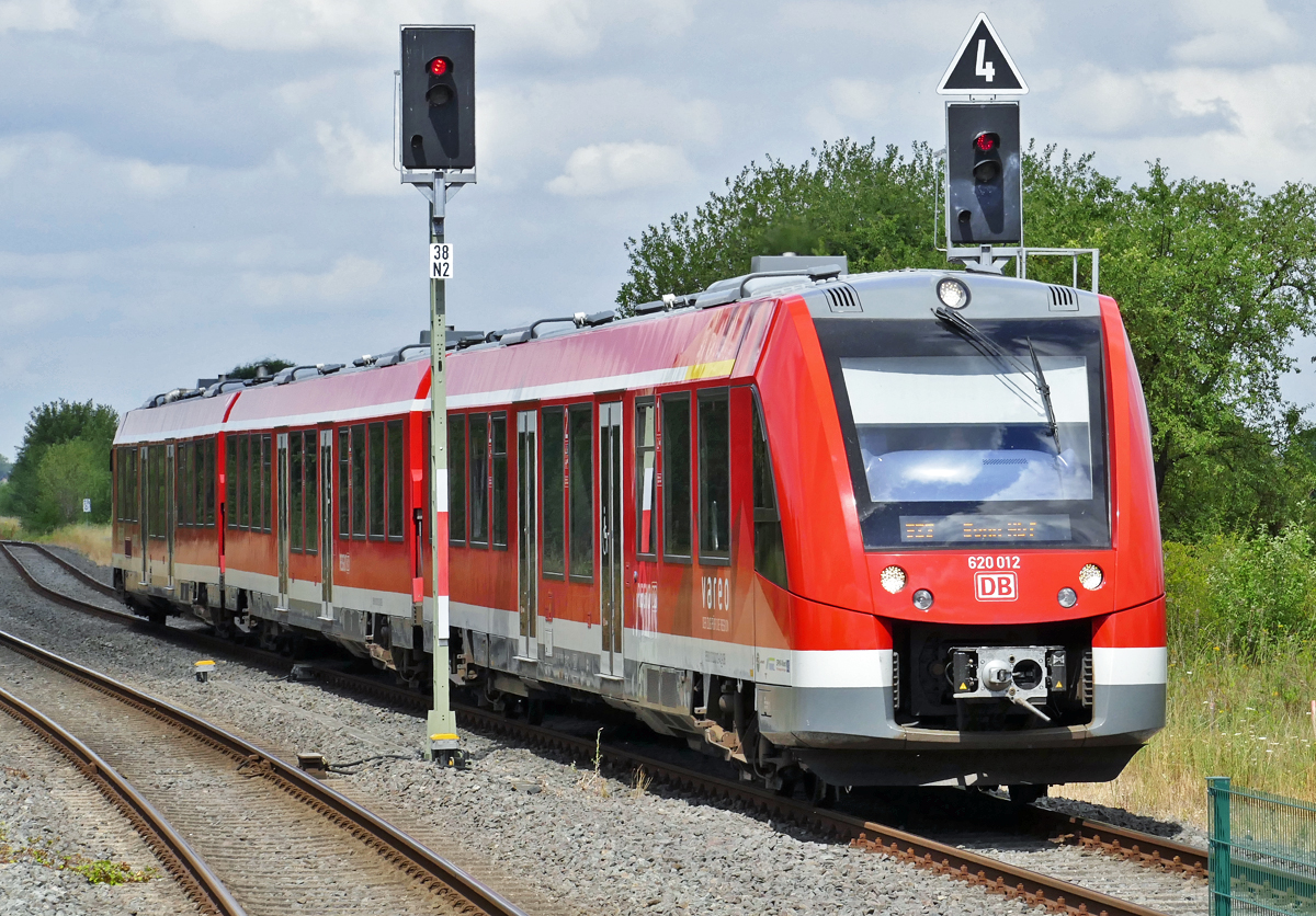 620 012 S23 nach Bonn bei der Einfahrt in den Bf Odendorf - 13.07.2017