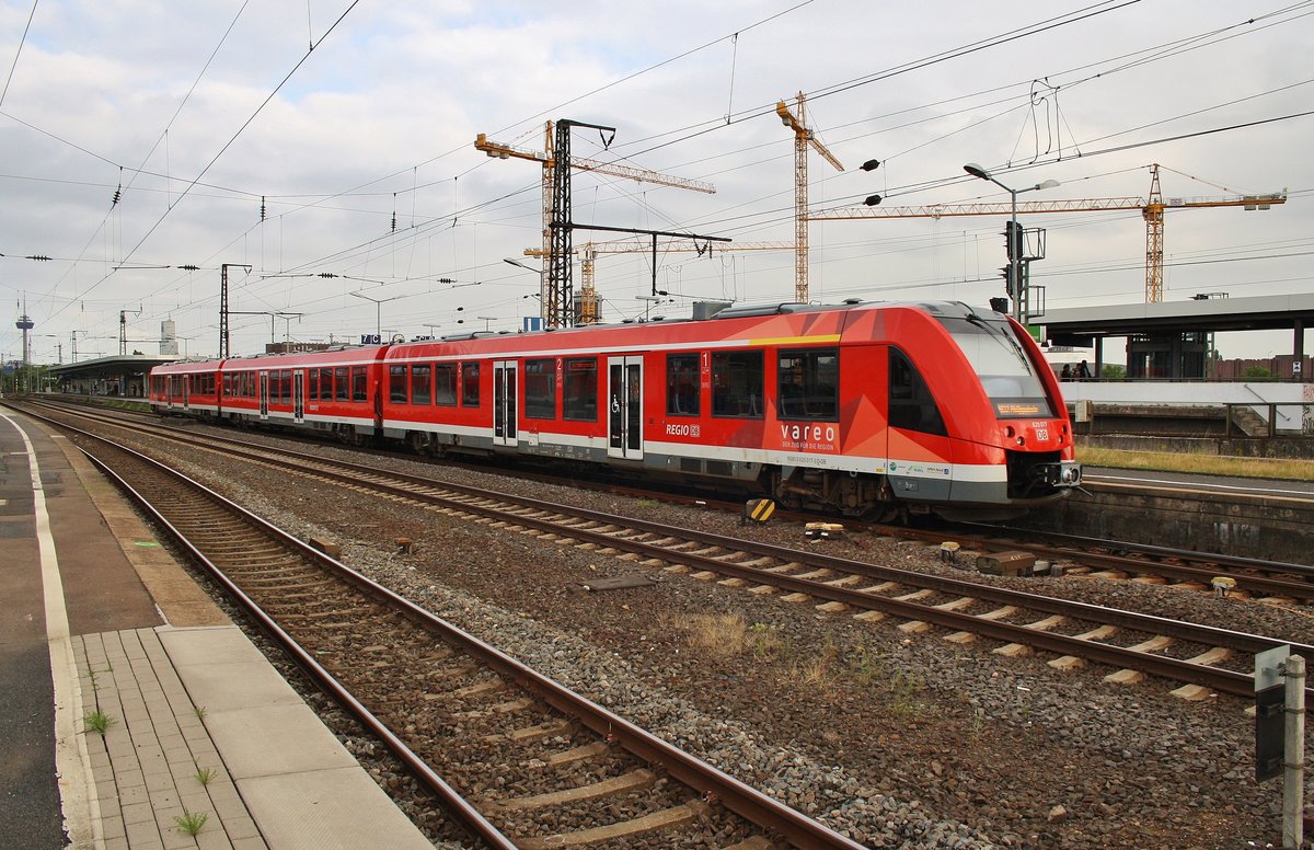 620 017-3 wird am 4.7.2017 als RE22 (RE11323)  Eifel-Express  nach Philippsheim in Köln Messe/Deutz bereitgestellt.