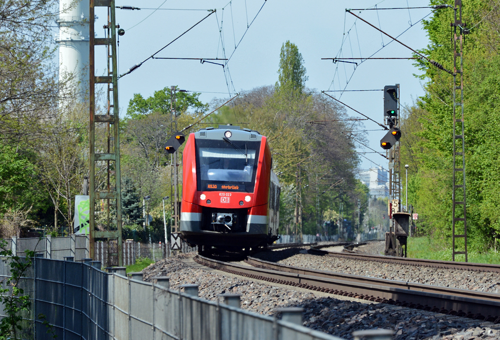 620 023 RB30 von Bonn nach Ahrbrück, hier in Bonn-Friesdorf - 24.04.2015