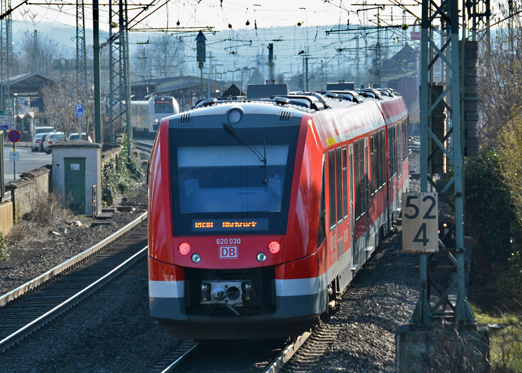 620 030 RB30 Bonn-Ahrbrück bei der Einfahrt in den Bf Remagen - 16.02.2016