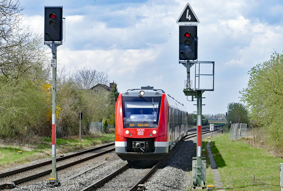 620 035 S23 nach Bonn Hbf bei der Einfahrt in den Bf Odendorf - 14.04.2018