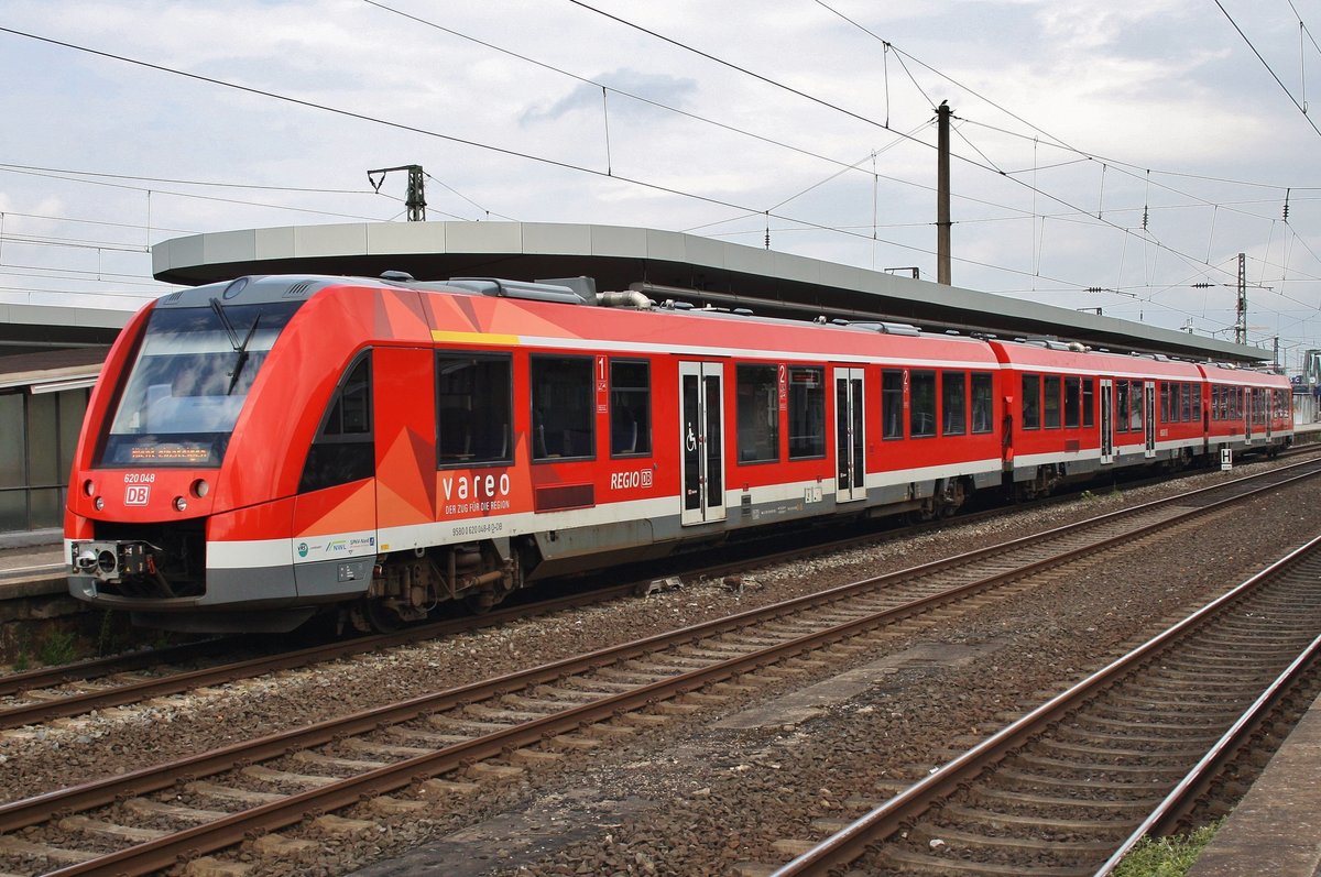 620 048-8 fährt am 2.7.2017 als RB24 (RB11344)  Eifel-Bahn  von Philippsheim in Köln Messe/Deutz ein.