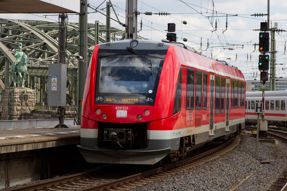 620 531 verlässt Köln Hauptbahnhof auf die S-Bahn Gleise als RB25 nach Lüdenscheid, am 12.05.2019.