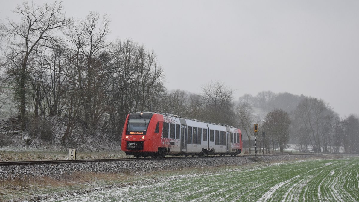 623 003 ist als RB69 nach Fürth unterwegs und konnte hier bei dichtem Schneetreiben zwischen Birkenau und Reisen fotografiert werden. Aufgenommen am 11.1.2019 14:31