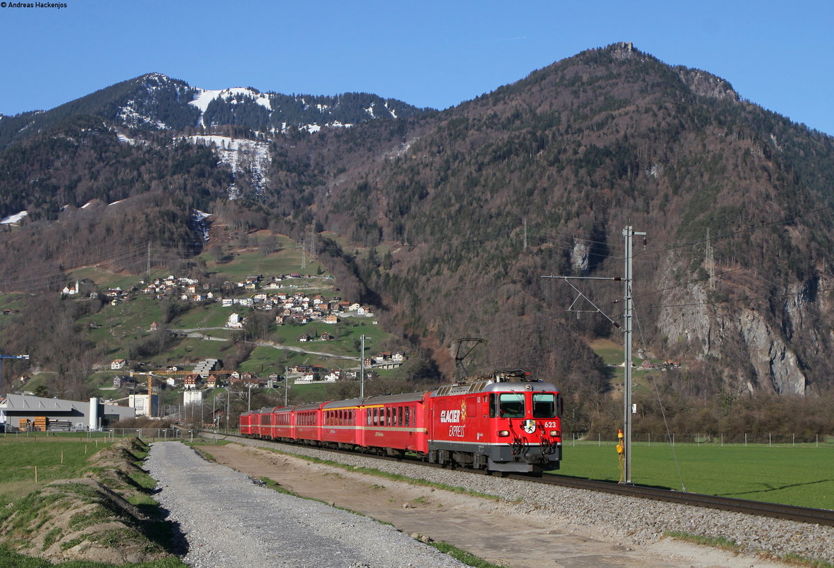 623 mit dem RE 1325 (Disentis/Mustér-Samedan) bei Malans 31.3.19