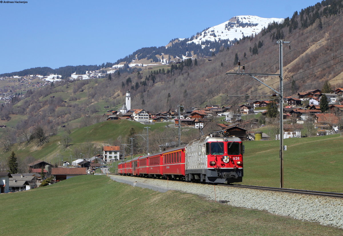 624 mit dem RE 1041 (Landquart-Davos Platz) bei Saas 31.3.19