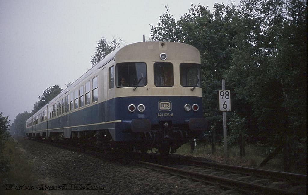 624626 als E 7351 am 20.9.1988 um 15.47 Uhr bei Achmer nach Oldenburg.