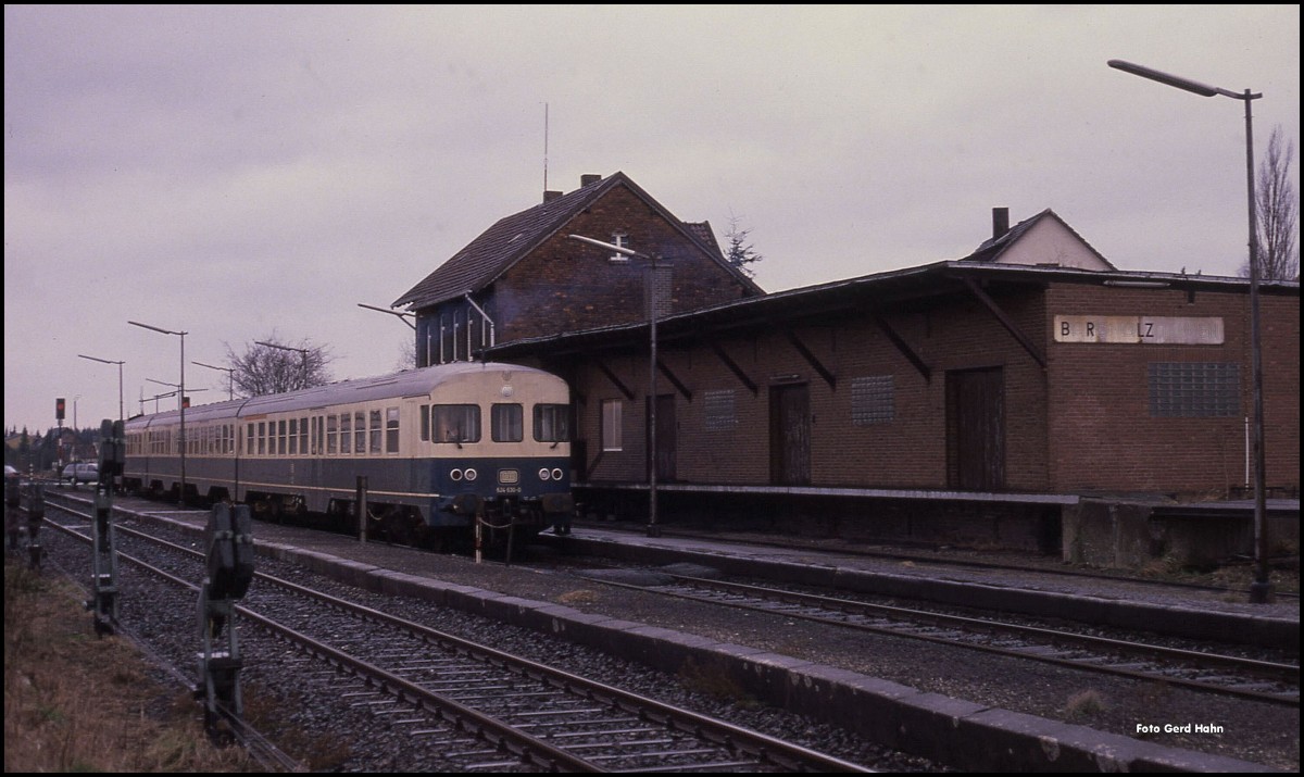 624630fährt am 27.1.1990 um 12.02 Uh in Borgholzhausen als N 7822 nach Bielefeld weiter.