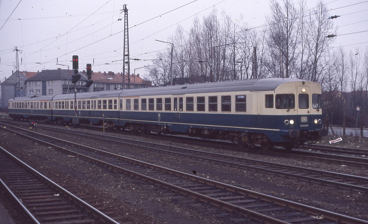 624646 rangiert im oberen Bahnhof des HBF Osnabrück am 6.4.1987 um 8.28 Uhr.