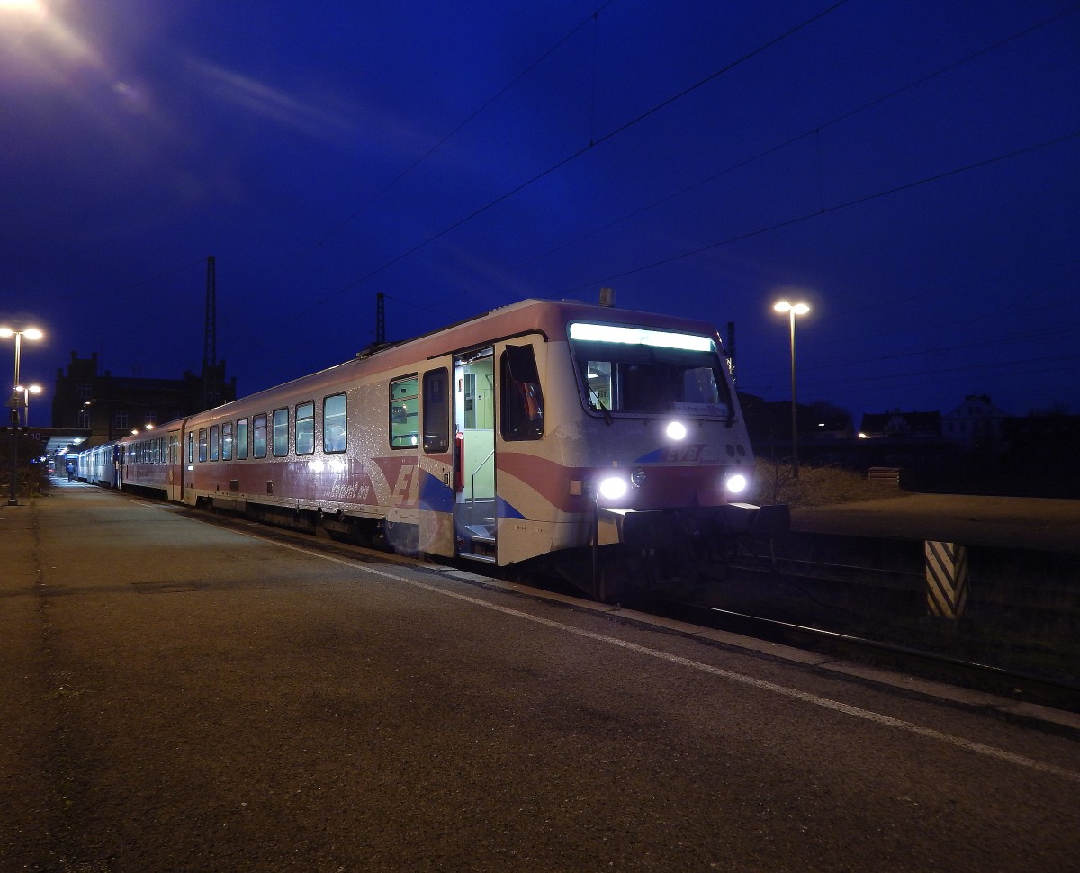 628 152 stand mit 628 150 am Abend des 3.1 in Minden als RB76 nach Rothenburg.

Minden 03.01.2015