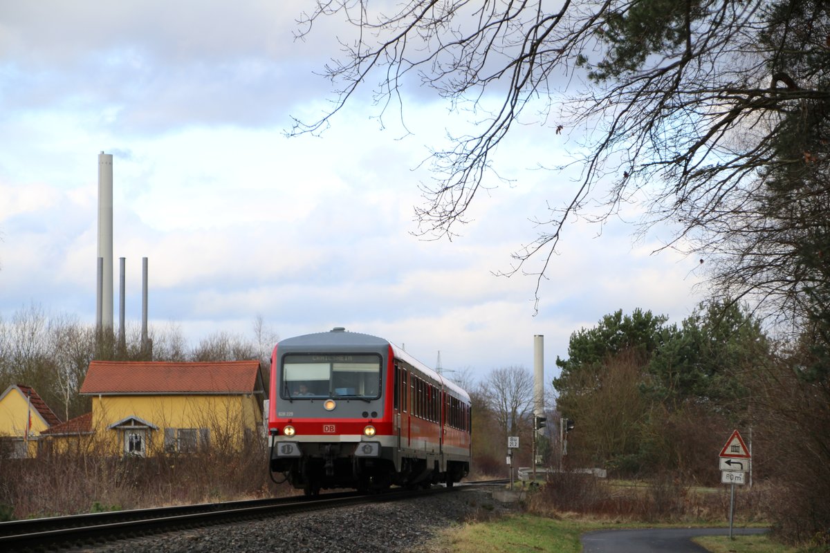 628 229 kurz vor Erlenbach am Main auf dem Weg nach Crailsheim. Am 29.12.2017 konnte ich diesen schönen Triebwagen aufnehmen.