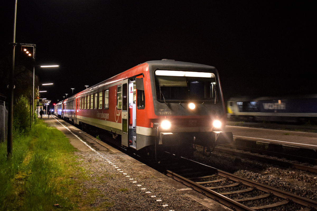 628 255 mit 252 der Kurhessenbahn als RE Ulm Hbf -> Sigmaringen. Herbertingen, Mai 2019