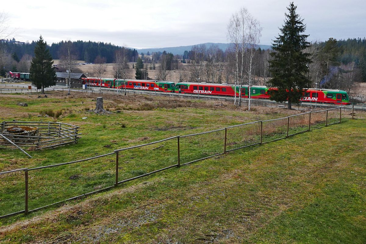 628 283-4, 628 261-0, 628 276-8 und 628 313-9, die als Os 8105, České Budějovice - Nové Údolí, in der Endstation angekommen sind (31.12.2019).