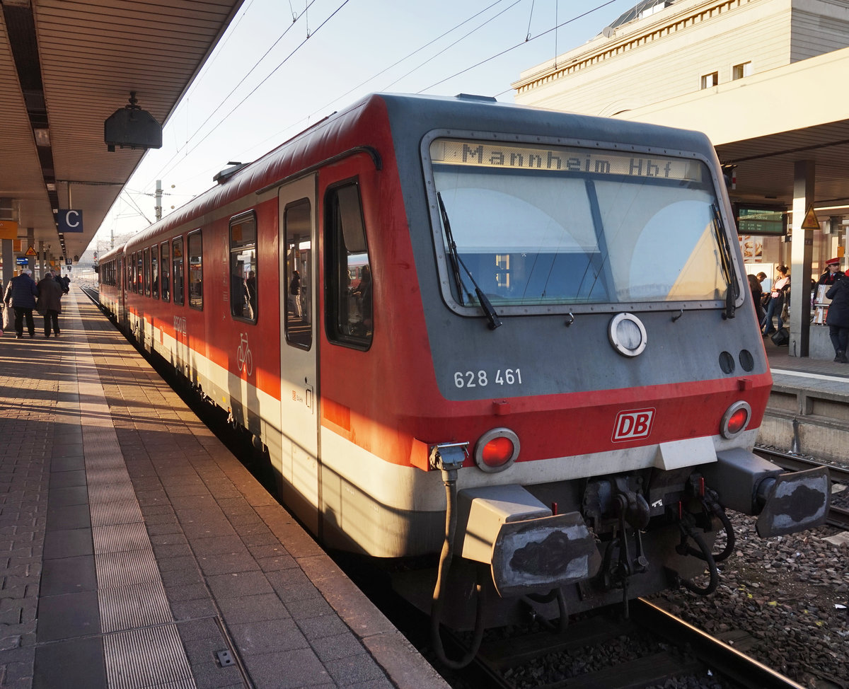 628 461 als RB 38606 (Heppenheim (Bergstraße) - Mannheim Hbf), am 18.3.2016 in Mannheim Hbf.