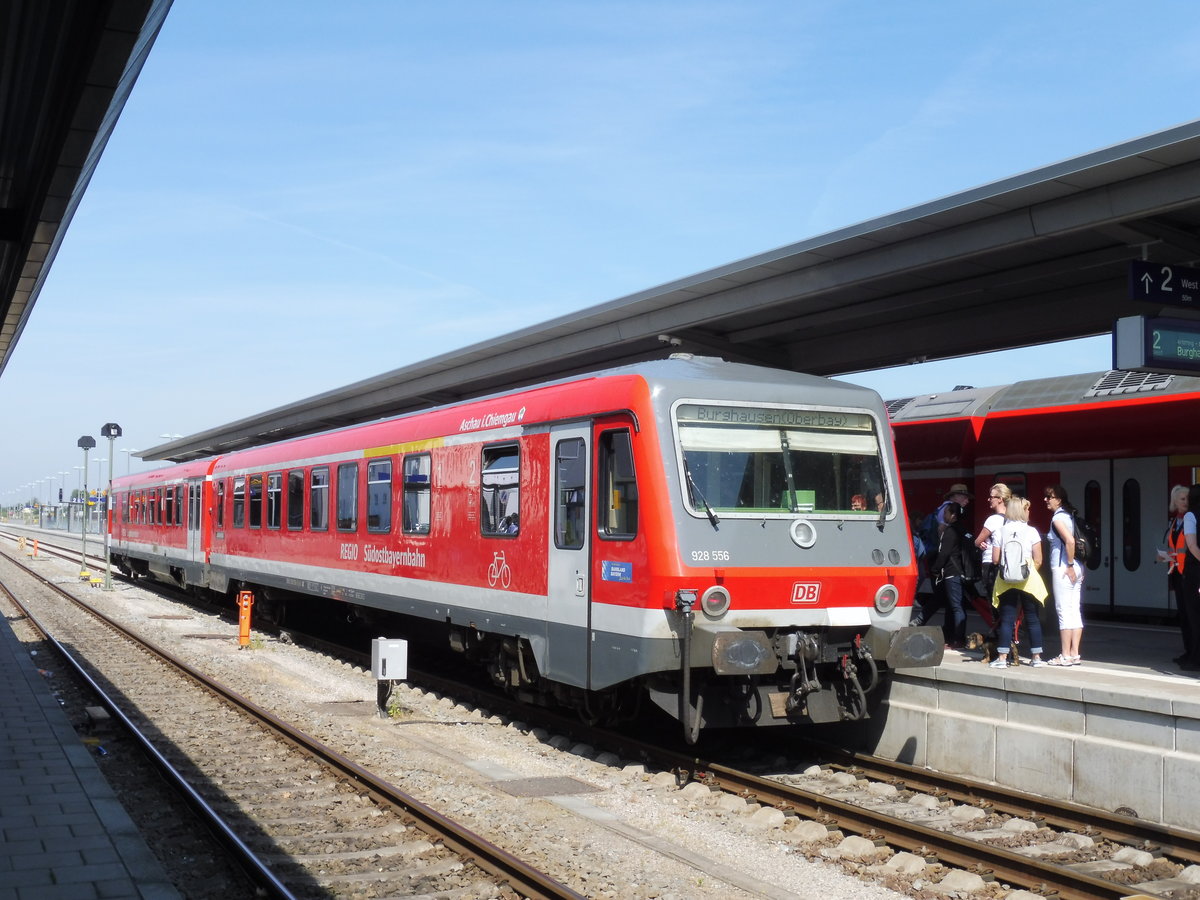 628 556 als RB nach Burghausen(Obb) in Mühldorf(Obb). Mai 2018