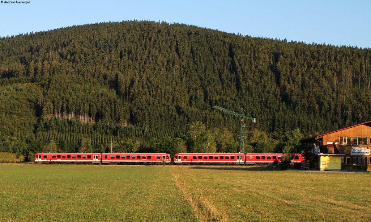 628 562-1 und 628 702-3 als RB 26965 (Titisee-Neustadt(Schwarzw)) bei Titisee 22.8.15