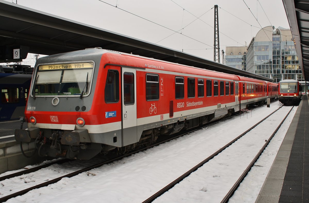628 576-0  Garching a.d. Alz  steht am 7.1.2019 als RB27346 von Wasserburg(Inn) im Münchener Hauptbahnhof. 