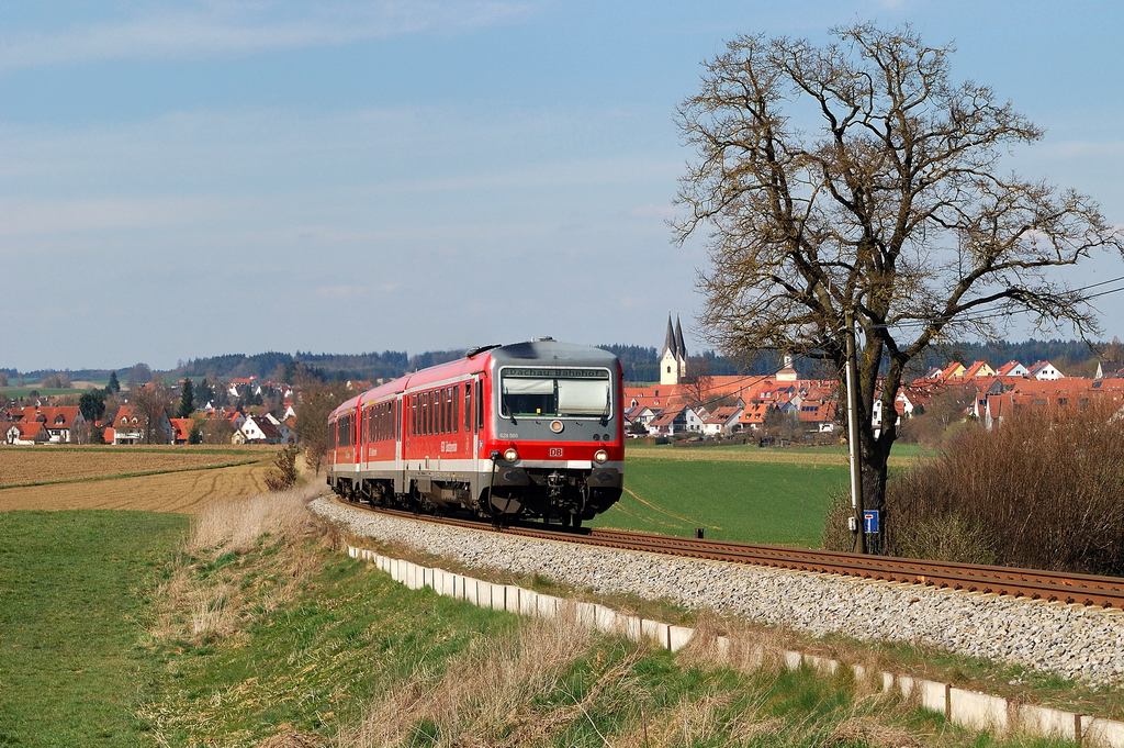 628 580 und 585 mit S-Bahn, A-Linie (29357) bei Markt Indersdorf (27.03.2014)