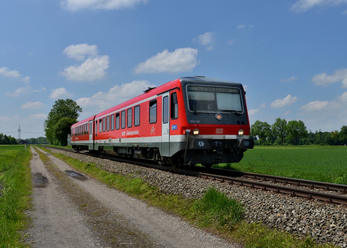 628 589 als RB nach Burghausen am 18.05.2013 bei Alttting.