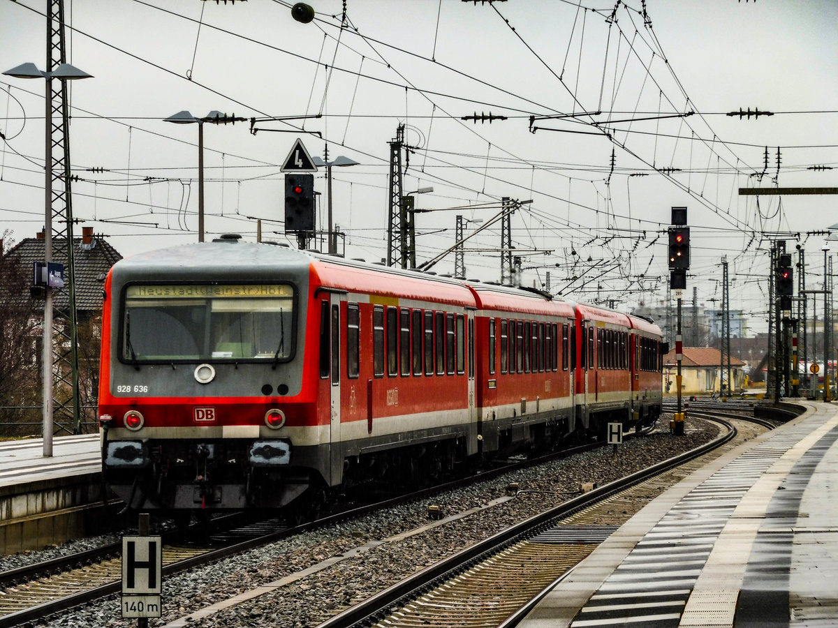 628 636 und ein weiterer 628.4 auf dem Weg in die Abstellung im Bahnhof Neustadt(Weinstr) Hbf, Februar 2018