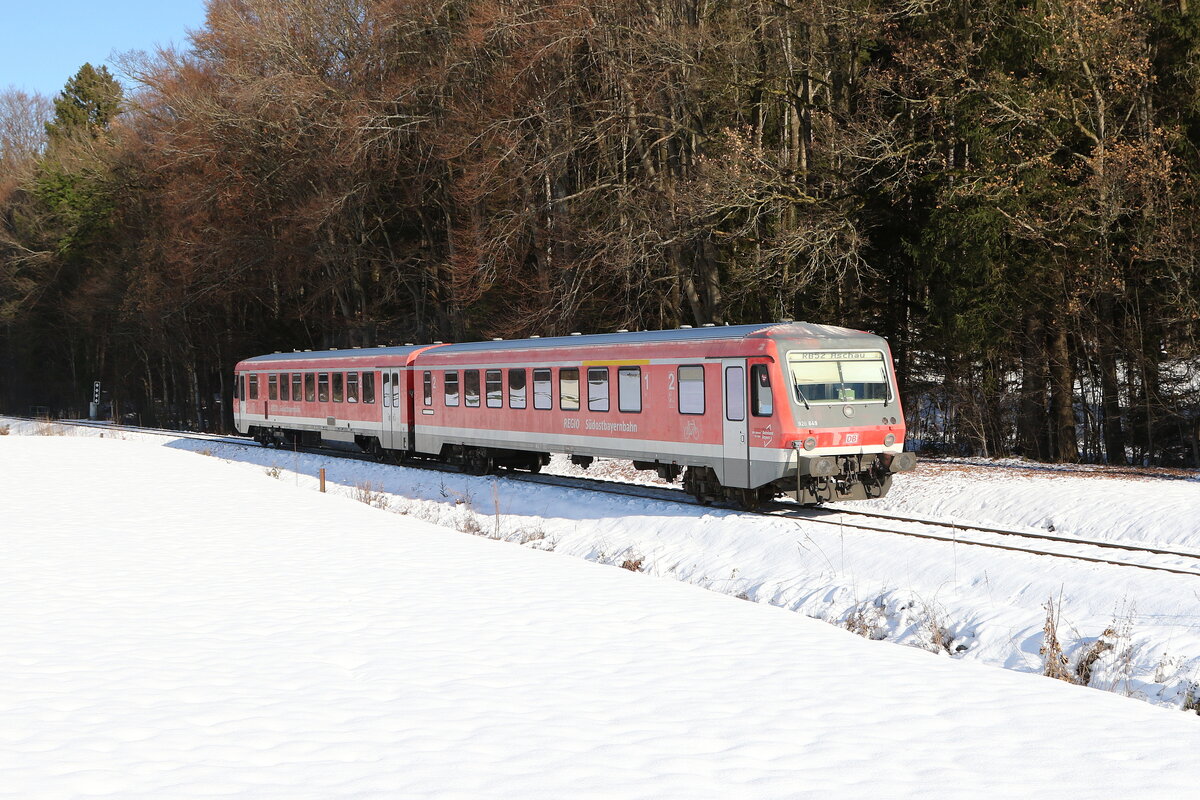 628 649 war am 7. Dezember 2023 kurz vor  Umrathshausen-Ort  in Richtung Aschau unterwegs.