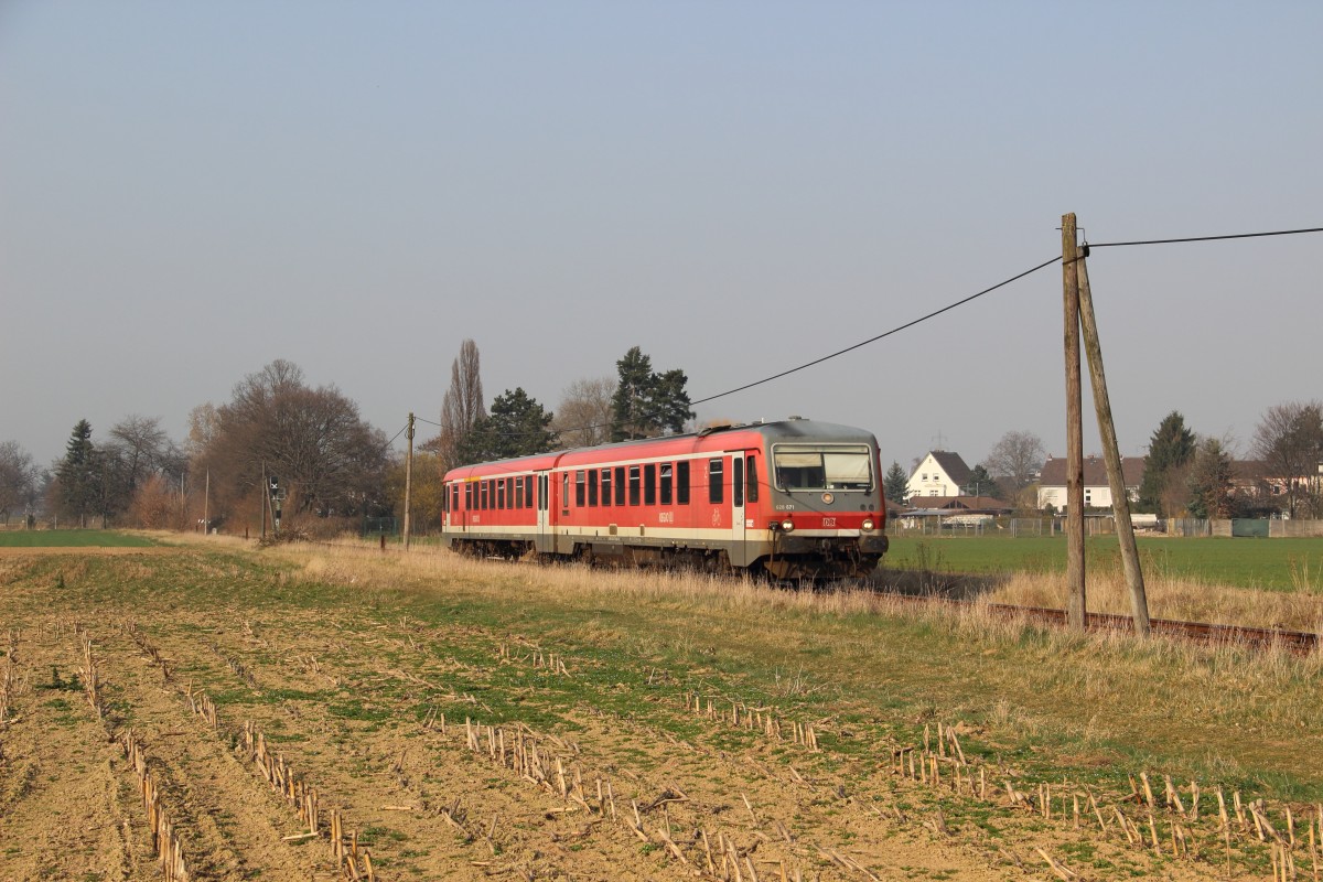 628 671 als RB 11648 (Euskirchen - Bad Münstereifel) nahe des Haltepunktes Zuckerfabrik am 14.03.14