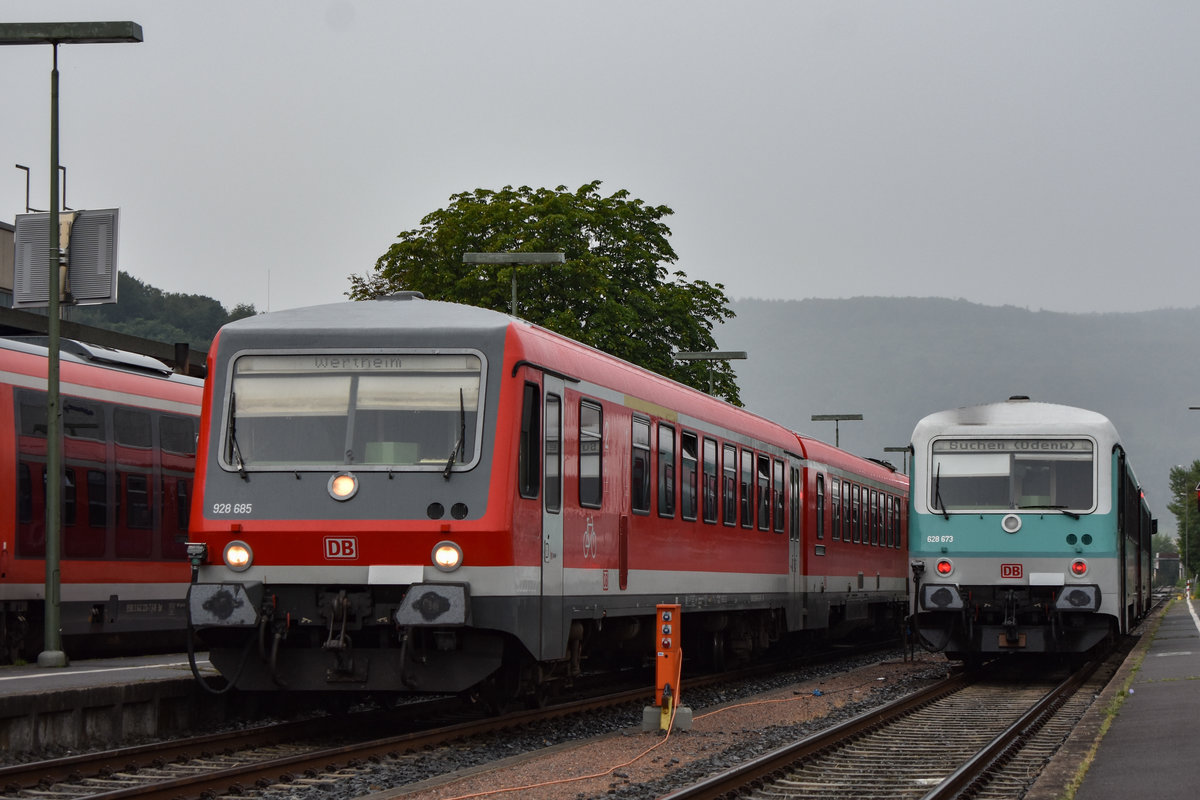 628 685 mit 623 stehen als RB nach Wertheim im Bahnhof von Miltenberg, neben dran eine Mintgrüne Einheit als RB nach Buchen(Odenwald), wirkt fast wie in den 90r, Aufnahmedatum war aber 06.08.19