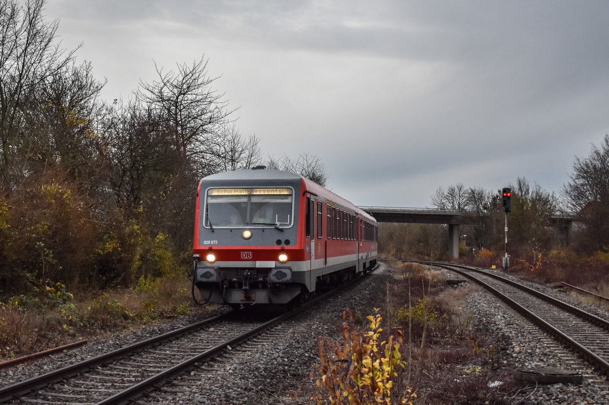 628 686/928 673 als RB nach Schwäbisch Hall-Hessental am 01.12.19 bei der einfahrt in Waldenburg(Württ)