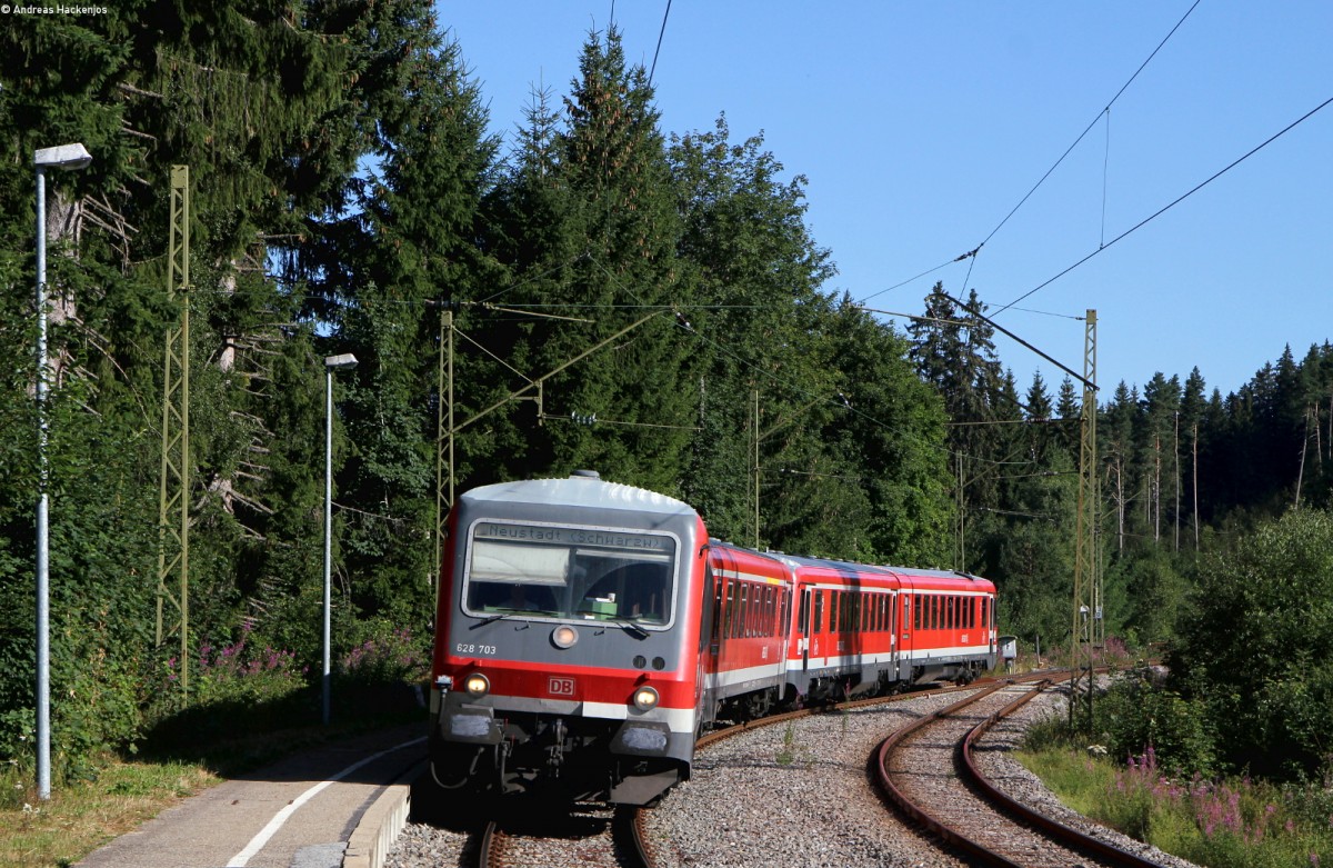 628 703-0 und 628 318-7/628 236-1 als RB 26919 (Titisee-Seebrugg) in Aha 31.7.15