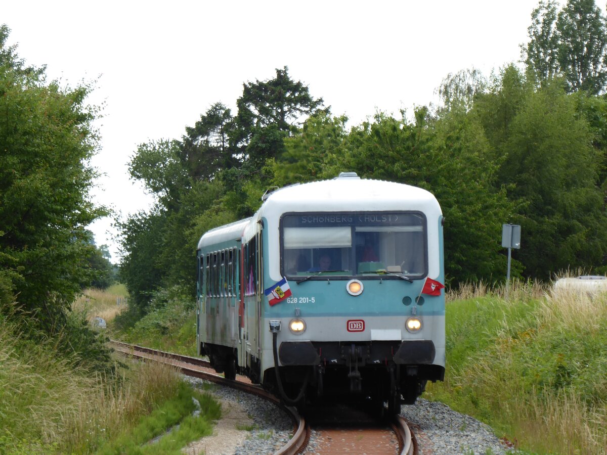 628 im Norden! 

Am 24 Juni 2023 pendelte 628 201-5 auf
der Idyllischen Nebenstrecke zwischen
Kiel und Schönberg.