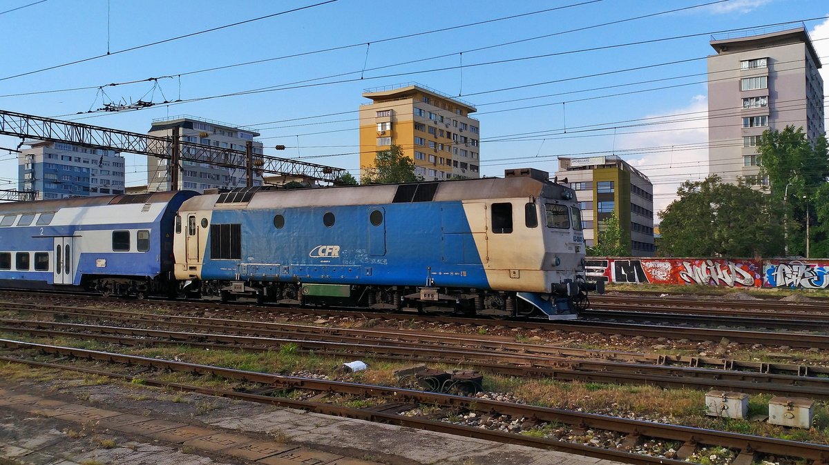 63-0847-2 mit Regio-Garnitur am 07.05.2018 im Nordbahnhof Bukarest