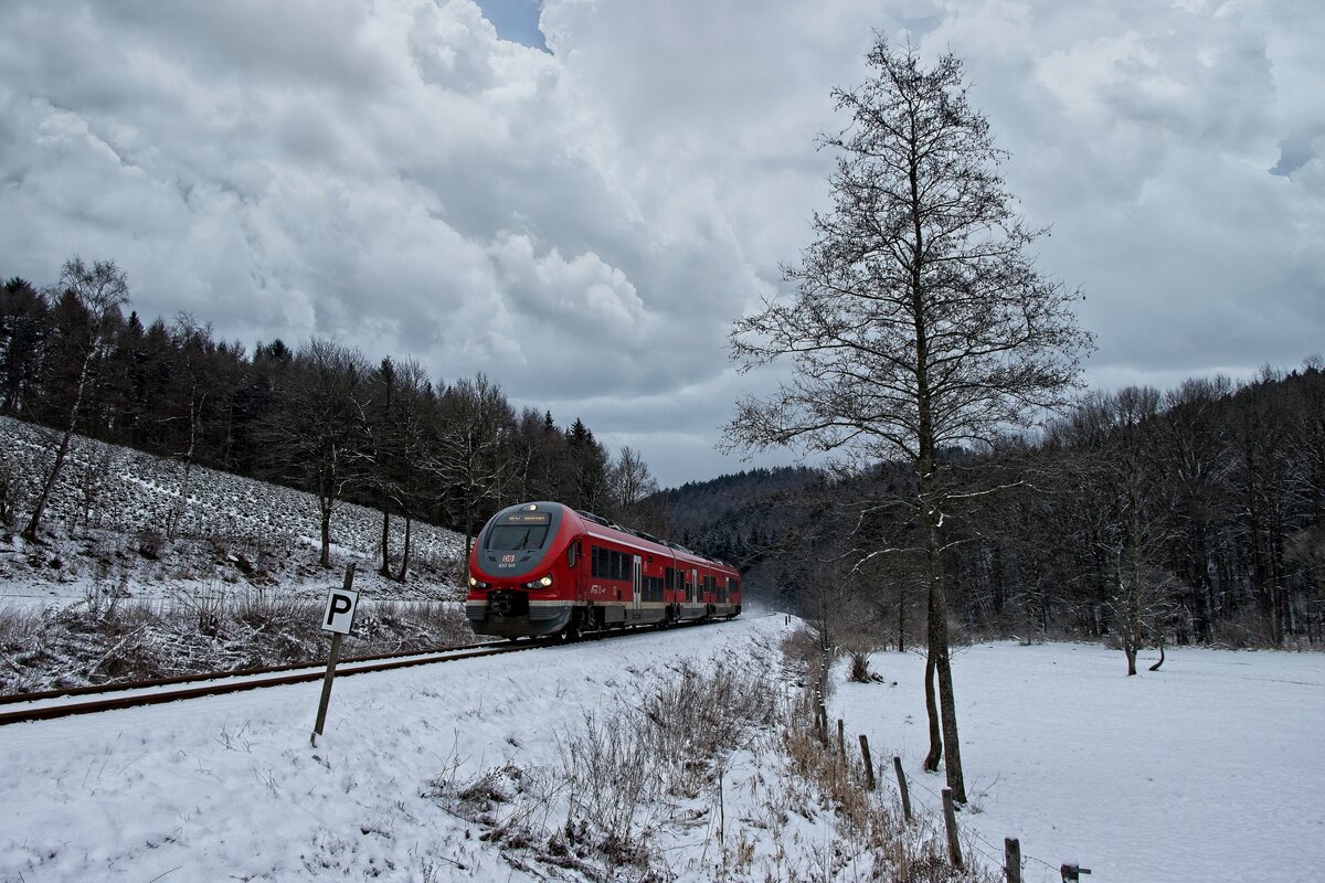 633 001 als RE 57 nach Winterberg bei Brunskappel (21.01.2023)