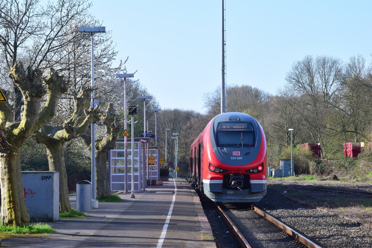 633 105 steht in Dortmund Bövinghausen in Richtung Dortmund bereit.

Dortmund Bövinghausen 14.04.2023