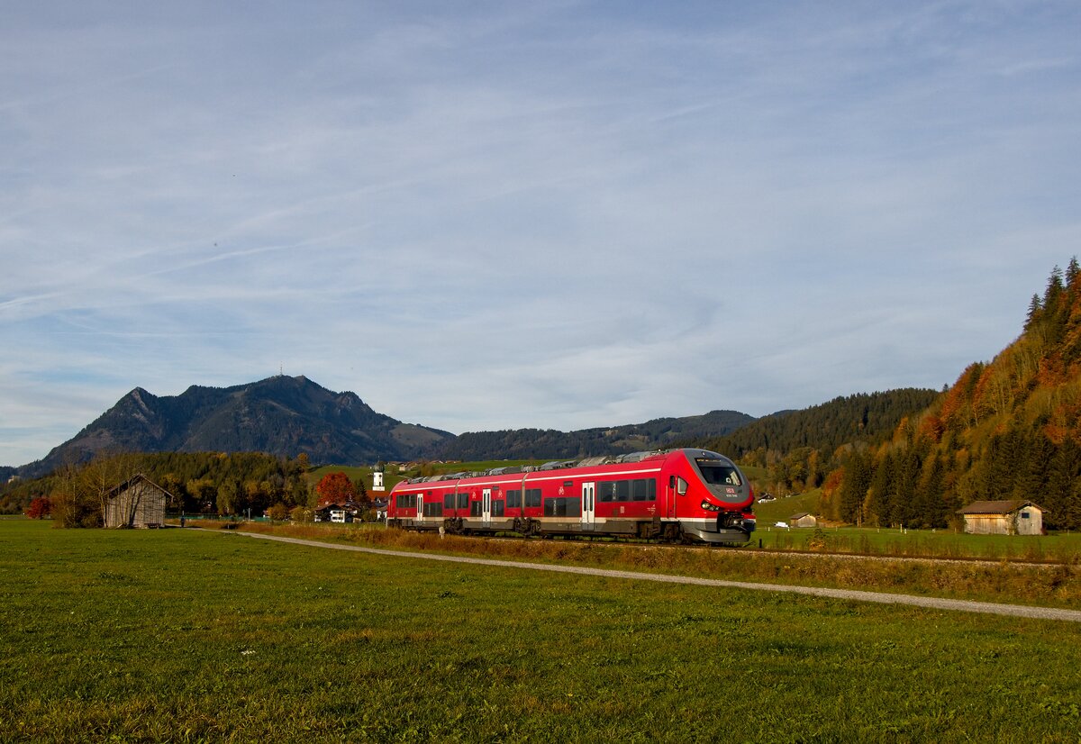 633 456 als RE 75 nach Oberstdorf in Altstädten (16.10.2022)