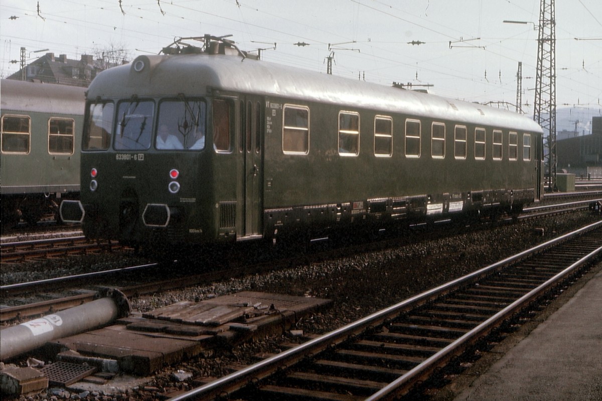 633 801, aufgenommen um 1974 in Koblenz, war zwar ins Nummernschema der DB eingereiht, gehörte aber, zusammen mit 802 und 803, der US Army und war in Mannheim bzw. Heidelberg beheimatet.