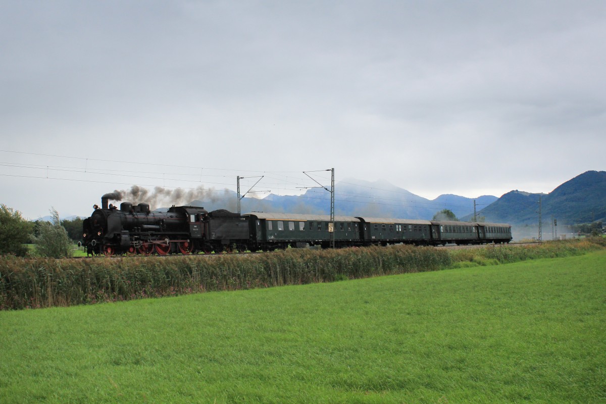 638 1301 war am 14. September 2013 mit einem Sonderzug in Oberbayern unterwegs, hier ist der Zug bei Weisham zu sehen.