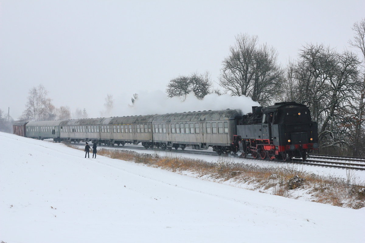64 419 mit Pendelzug Hessental-Öhringen am 08.01.2017 bei Öhringen-Cappel. 