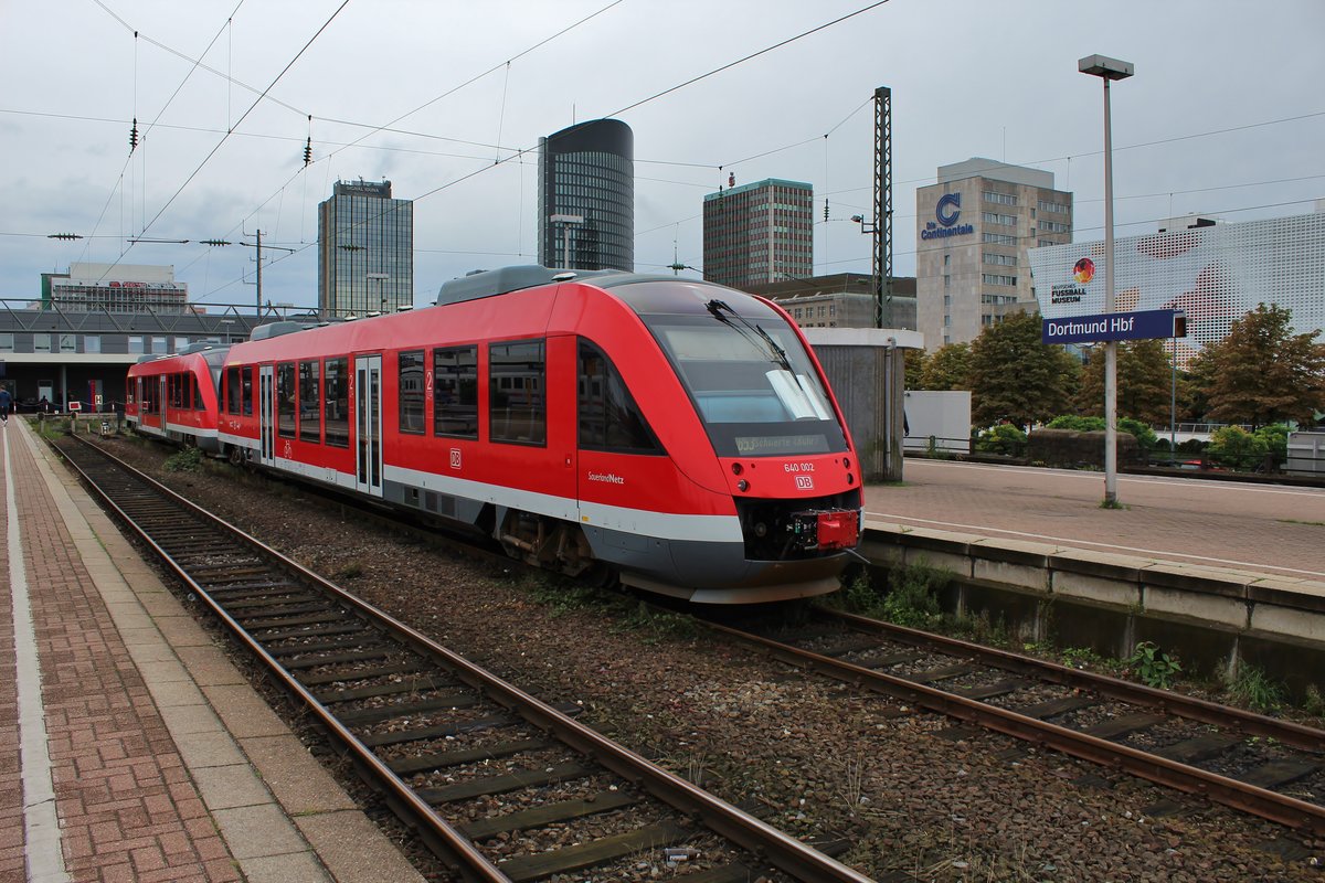 640 002-1 und 640 029-4 stehen am 18.8.2017 als RB53 (RB14623)  Ardey-Bahn  nach Schwerte(Ruhr) im Dortmunder Hauptbahnhof bereit.