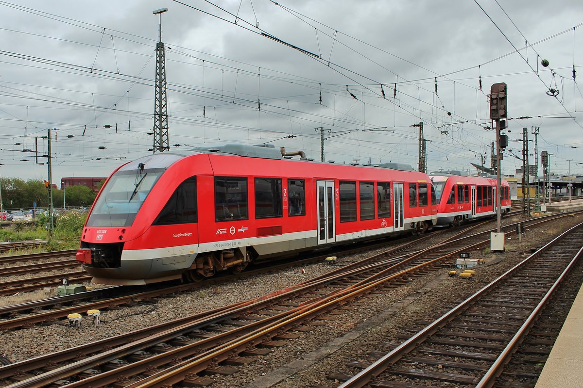 640 008-8 und 640 004-7 erreichen am 18.8.2017 als RB43 (RB14466)  Emschertal-Bahn  von Dorsten den Dortmunder Hauptbahnhof.