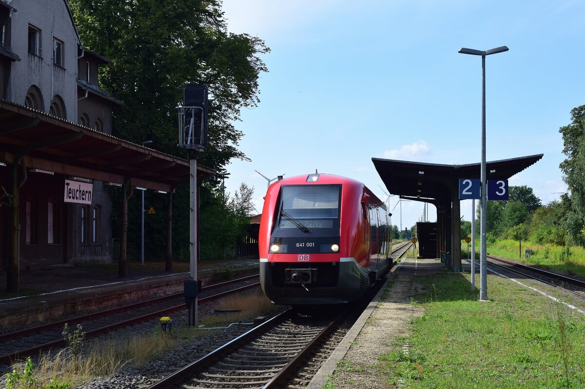 641 001 war am Nachmittag trotz des Streiks noch auf der Linie RB76 Zeitz - Weißenfels unterwegs. Kurz danach war auch hier Ende und die Züge fielen alle samt aus.

Teuchern 11.08.2021