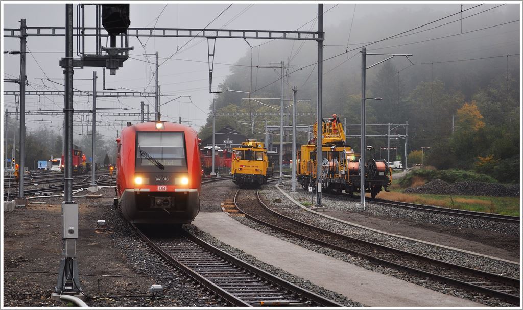 641 016 pendelt zwischen Waldshut und Koblenz (CH). (22.10.2013)