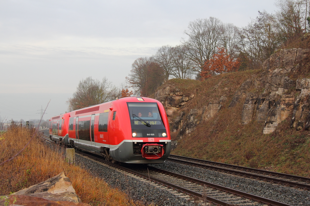 641 025 DB Regio bei Burgkunstadt am 04.12.2015.