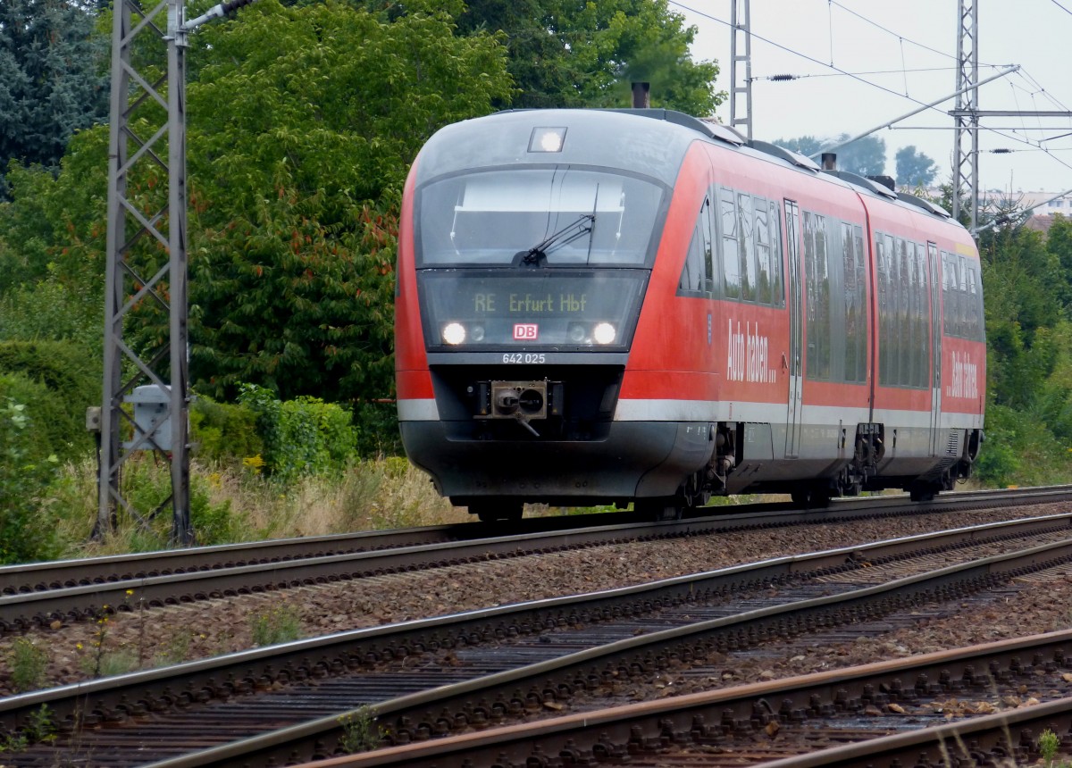 642 025  erklimmt  die Steigung der westlichen Ausfahrt aus dem Bahnhof Nordhausen 31.08.2013