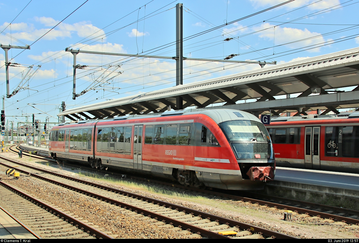 642 030 (Siemens Desiro Classic) der Nordthüringenbahn (DB Regio Südost) als RE 16260 (RE2) nach Kassel-Wilhelmshöhe steht in seinem Startbahnhof Erfurt Hbf auf Gleis 3.
[3.6.2019 | 13:57 Uhr]