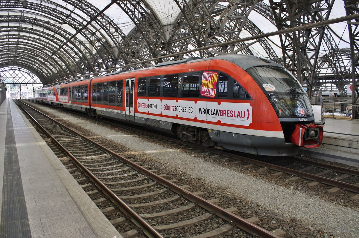 642 034-2 erreicht am 11.05.2018 als RE1 (RE26904) von Wroclaw Glowny den Dresdener Hauptbahnhof.