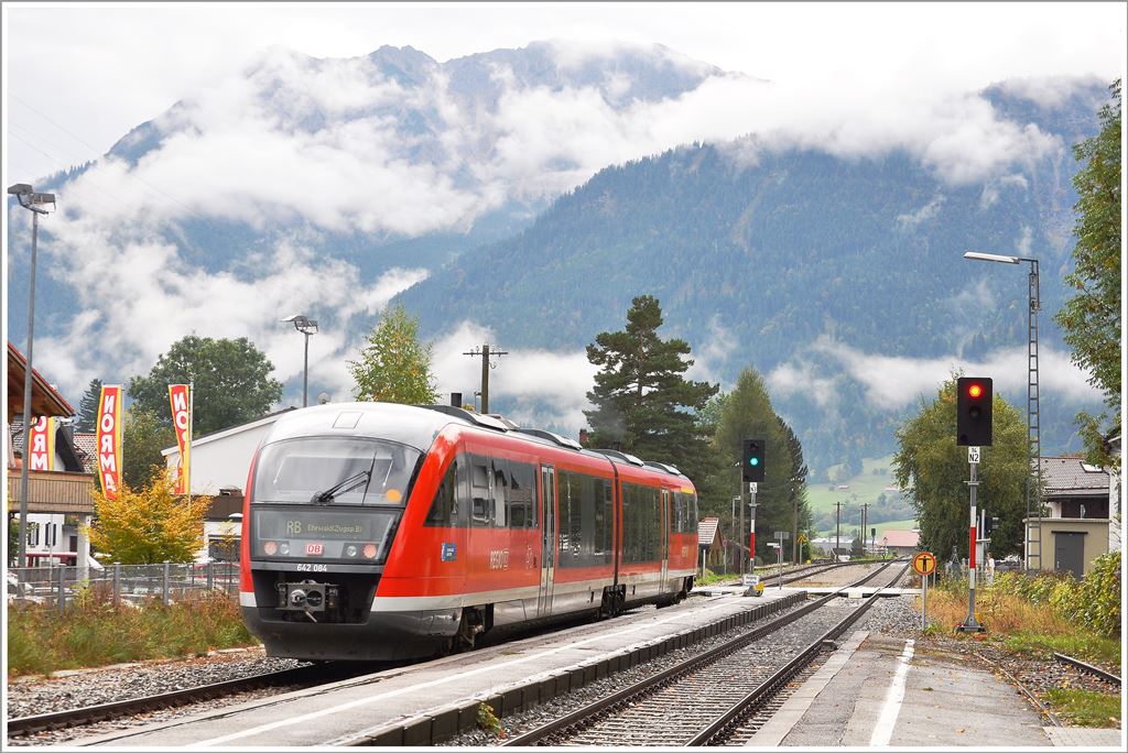 642 084 als RB5511 verl�sst Pfronten-Ried Richtung Reutte in Tirol. (04.10.2013)