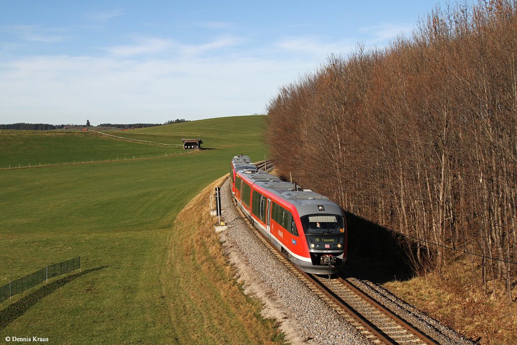 642 087 + 083 am 05.12.2015 bei Seeg.