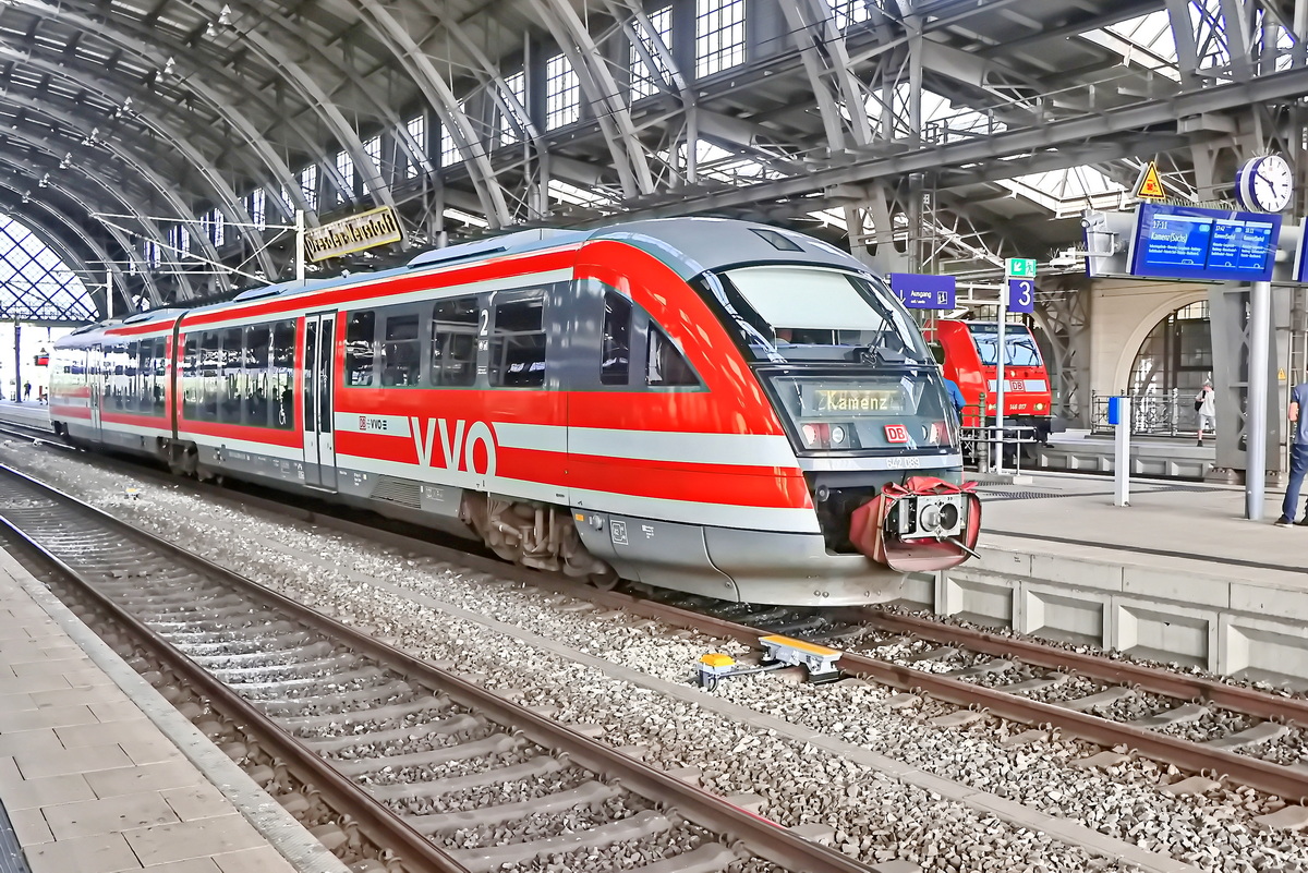642 089 steht als S 8 in Richtung Kamenz am 05. August 2026 im Bahnhof Dresden Neustadt auf Gleis 4.